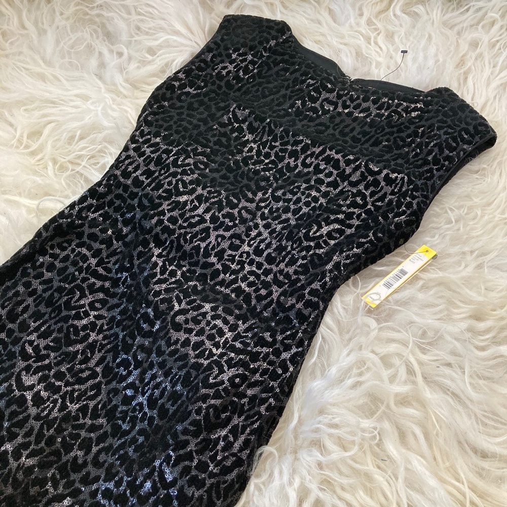 Alice + Olivia Frankie Sequin Dress - Picture 6 of 11
